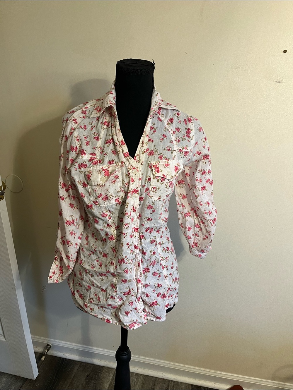 Love Potion White Floral Button-Up Blouse with Pink Bouquet Print